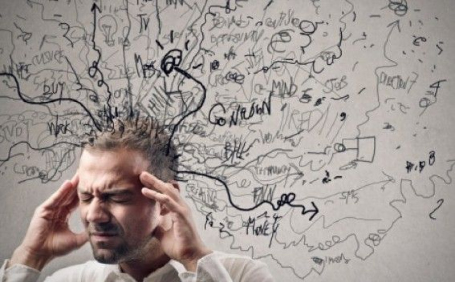 Почему мы тянемся к тревоге и как наладить инфодиету