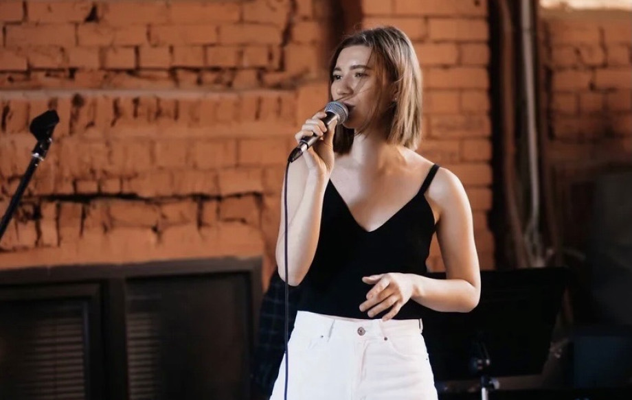 Почему психологи отправляют клиентов на вокал и что стоит за желанием научиться петь
