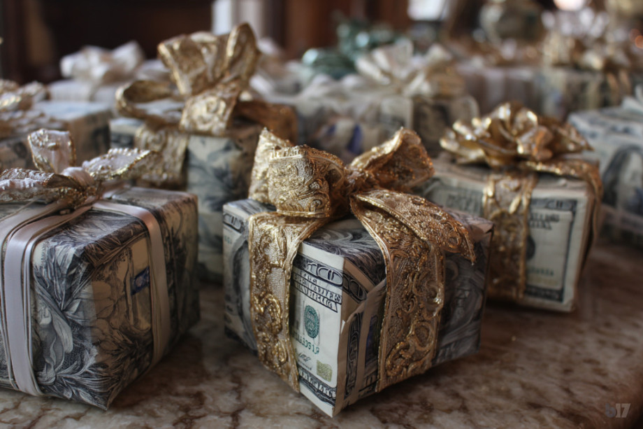 11 декабря Подарки не в долг что мы на самом деле покупаем когда тратим слишком много