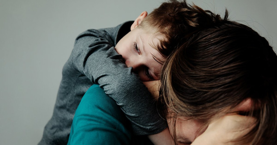 Третий в отношениях  почему женщине бывает трудно принять реб нка партн ра от прошлых отношений